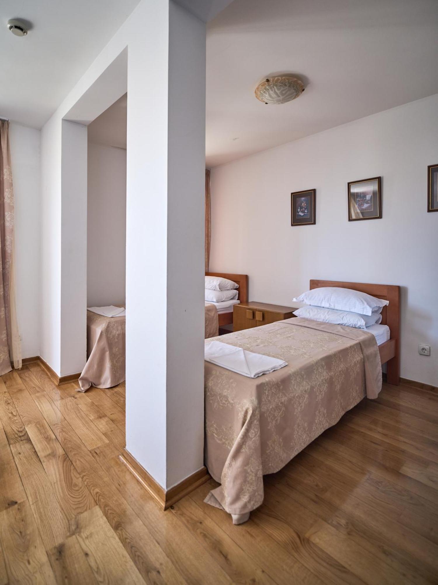 Hotel Petrovac מראה חיצוני תמונה